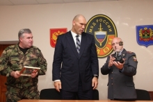 Чемпион мира по боксу Николай Валуев посетил базу отряда особого назначения полиции Кузбасса